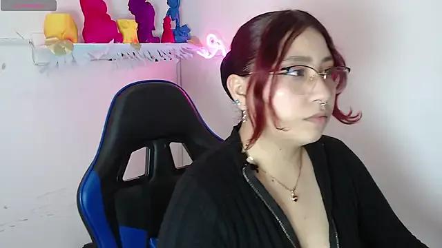 littlee_red from StripChat is Freechat