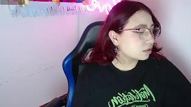 littlee_red from StripChat is Freechat