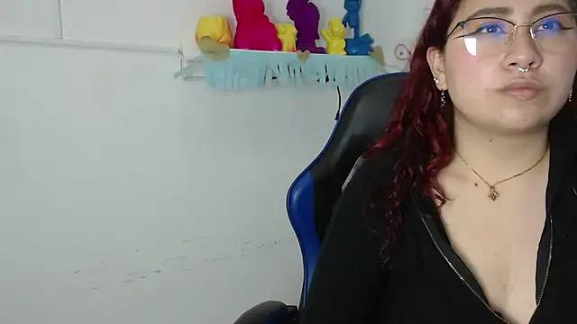 littlee_red from StripChat is Freechat