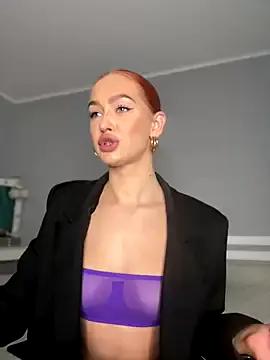 LittleFox___ from StripChat is Freechat