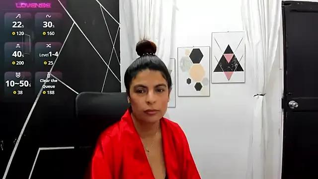 Liz_Levo from StripChat
