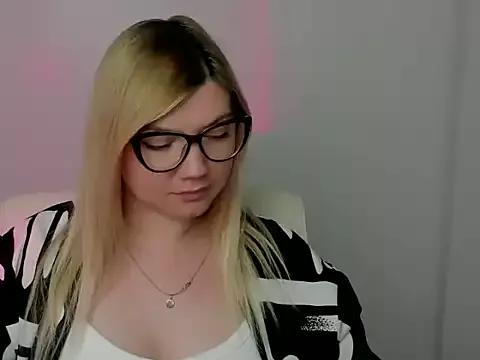 Try girls webcam shows. Sweet cute Free Performers.