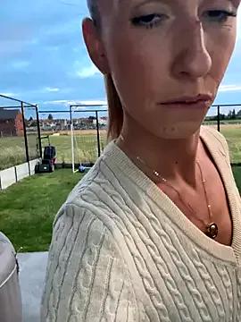 lola_tentatiion from StripChat