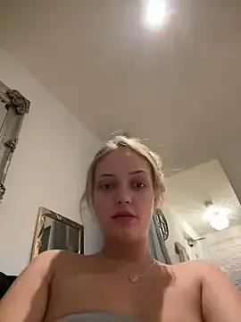 lollylicious22 from StripChat is Freechat