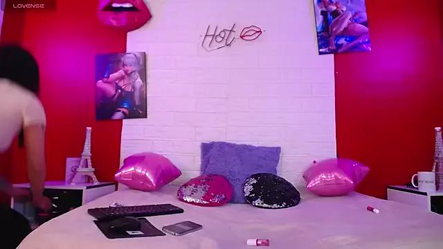 Lollyshine_ from StripChat is Freechat