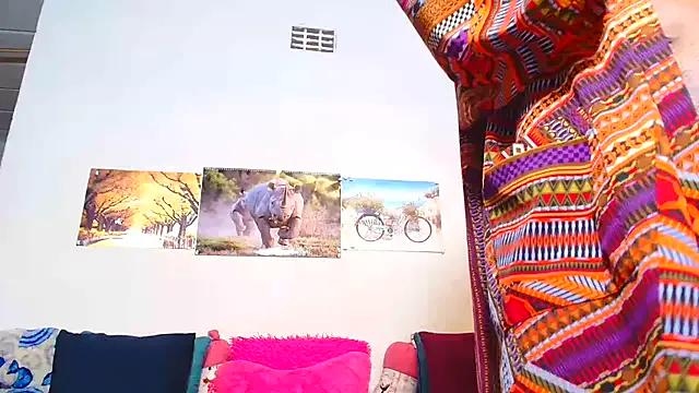 LoloQueen5 from StripChat