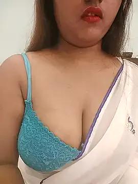 LoveLy-Soneya from StripChat is Freechat