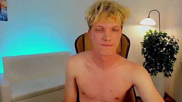 Lucas_Ward from StripChat is Freechat