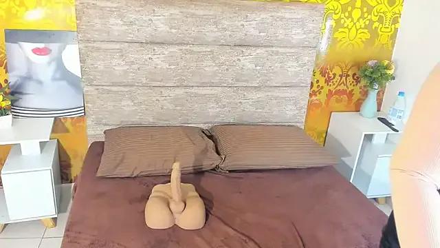 LucianaBlackwell from StripChat is Freechat