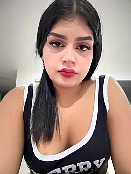 LucianaQuen from StripChat is Freechat