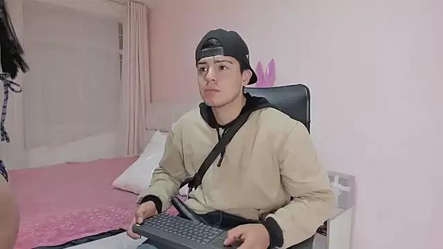 lucy_Bensonn from StripChat is Freechat