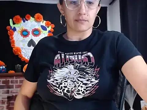 Lucyy_Naugthy from StripChat is Freechat