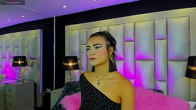 LuisaJonnes_ from StripChat is Freechat