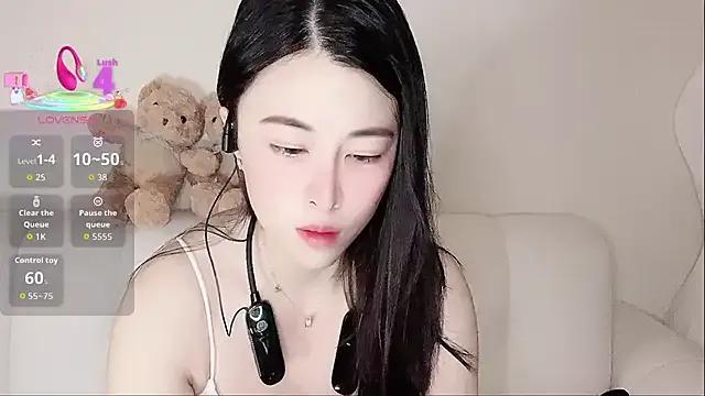LuLu-Moon from StripChat is Freechat