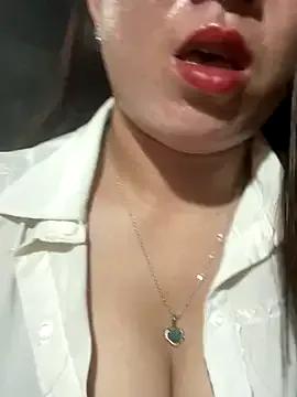 Luna-ass from StripChat is Freechat