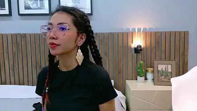 luna_roja25 from StripChat is Freechat