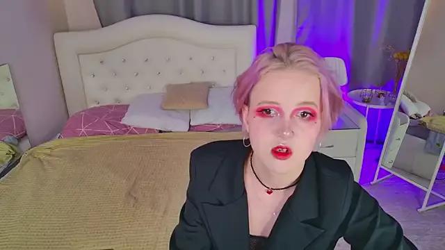 luna_son from StripChat is Freechat