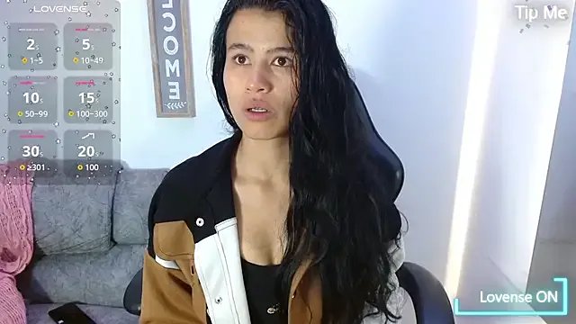 Freechat luna_starr69 on StripChat