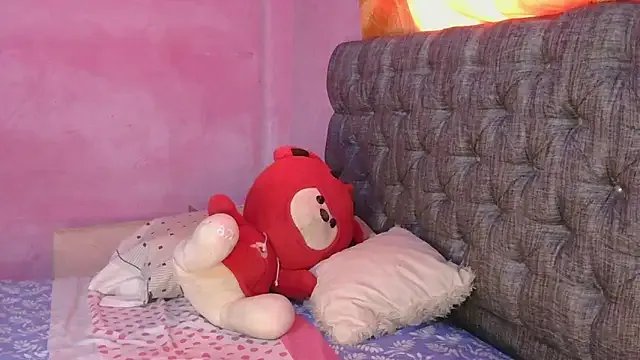 Try girls webcam shows. Sweet cute Free Performers.