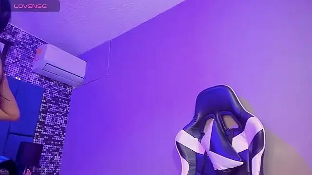 lux_bitchx from StripChat is Freechat