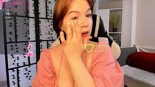 LynBrow from StripChat