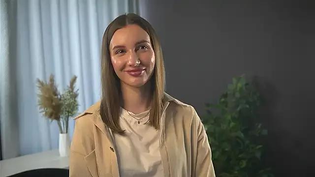 LynDarnell from StripChat is Freechat