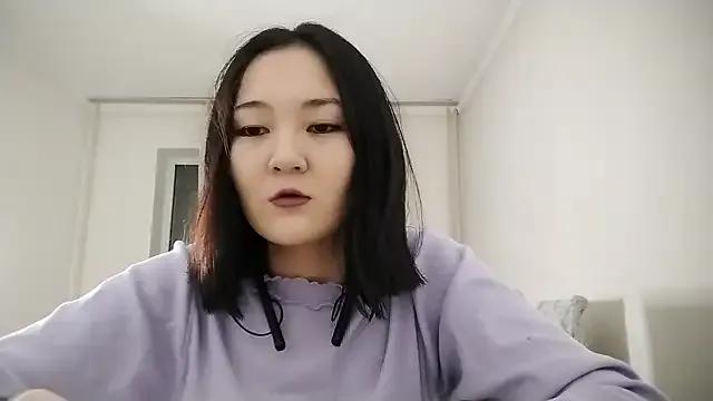 Lyndasilk from StripChat is Freechat