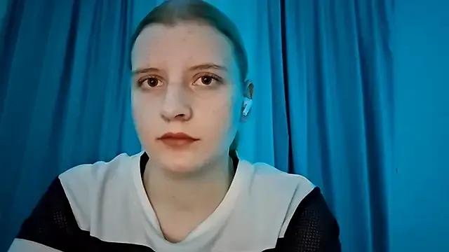 LynteriLain from StripChat is Freechat