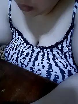 Madam-bezoul from StripChat is Freechat