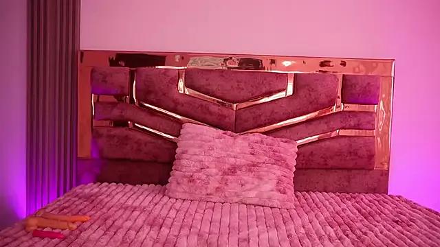 maddie_ross_ from StripChat is Freechat