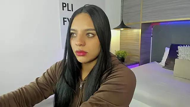 Maddy-Thompson from StripChat is Freechat