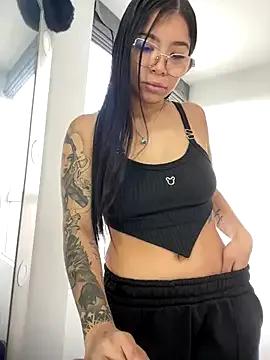 Maddy_Piink from StripChat is Freechat