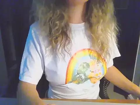 Magical_Milf_MelissaXX from StripChat is Freechat