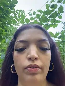 maj0lie from StripChat is Group