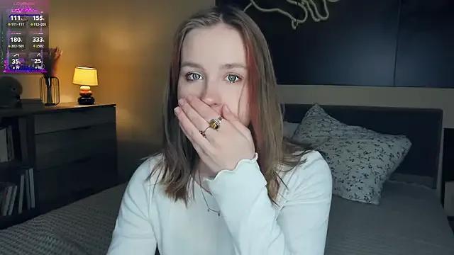 MaliaBourraine from StripChat is Freechat