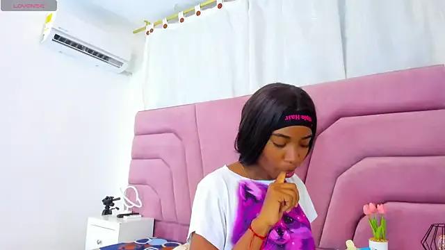 MarianRosse from StripChat is Freechat