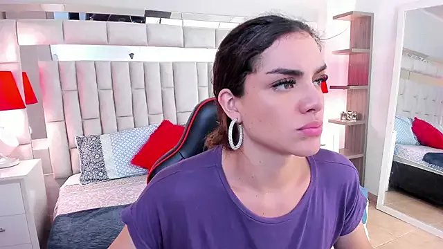 Freechat mariiahneedles on StripChat