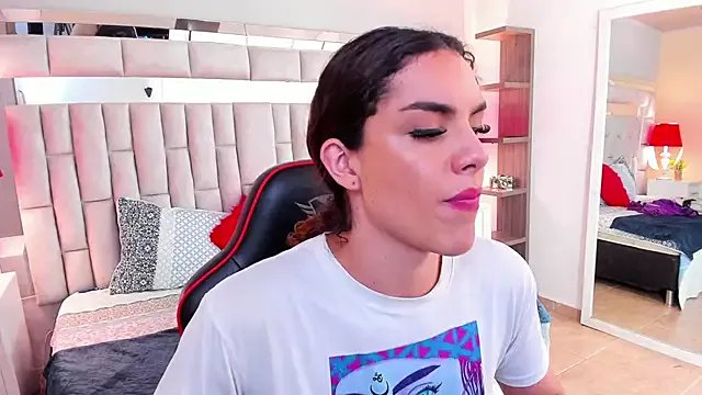 Freechat mariiahneedles on StripChat