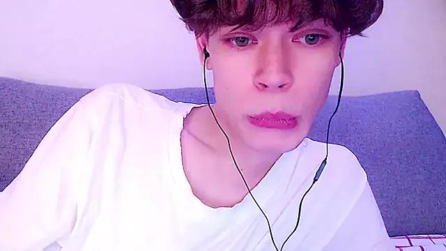 markspaws from StripChat is Freechat