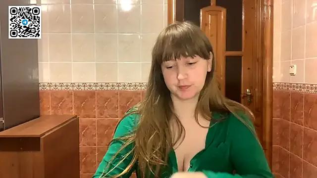 MaroonMoon_ from StripChat is Freechat