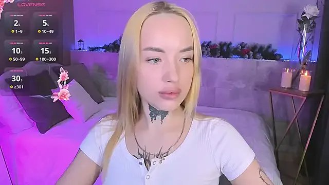 MarquiseMuse from StripChat is Freechat