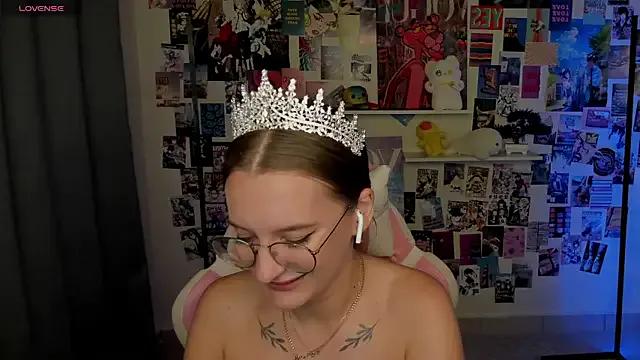 Maryyy_May from StripChat is Freechat