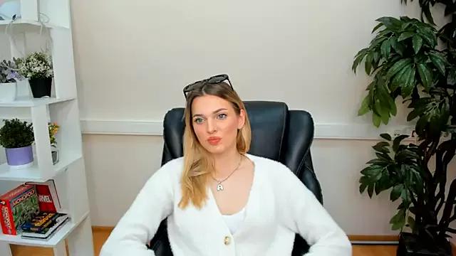 Try girls webcam shows. Sweet cute Free Performers.