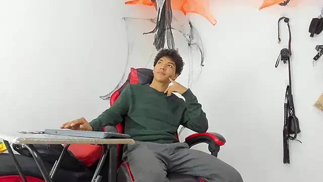 Maximiliano_Khalil from StripChat is Freechat