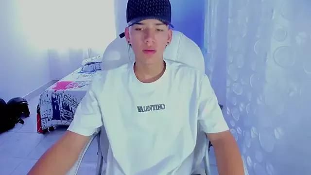 maxthomson_boy from StripChat is Freechat