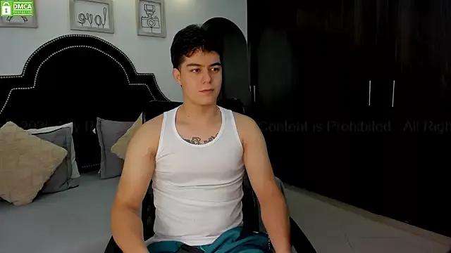 MaxxiCruz from StripChat