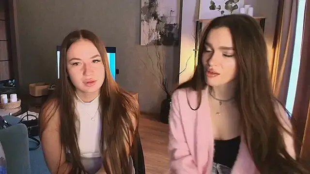 MayaGlow on StripChat 