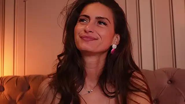 MayaVixxen from StripChat is Freechat