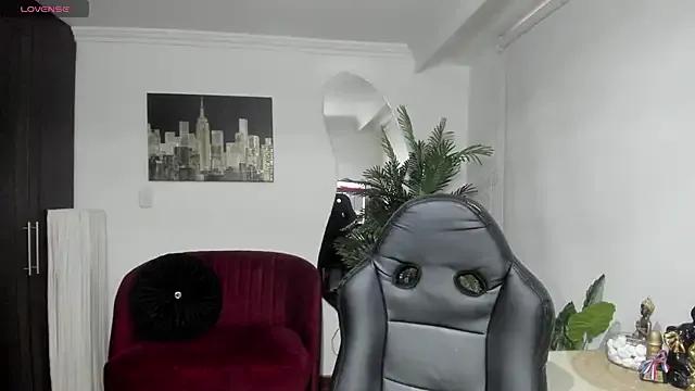 Meghan320 from StripChat