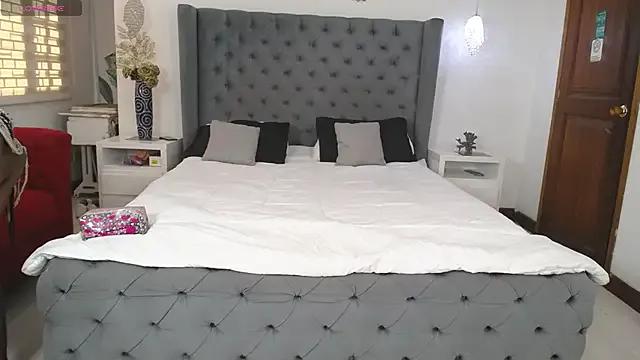 Try girls webcam shows. Sweet cute Free Performers.